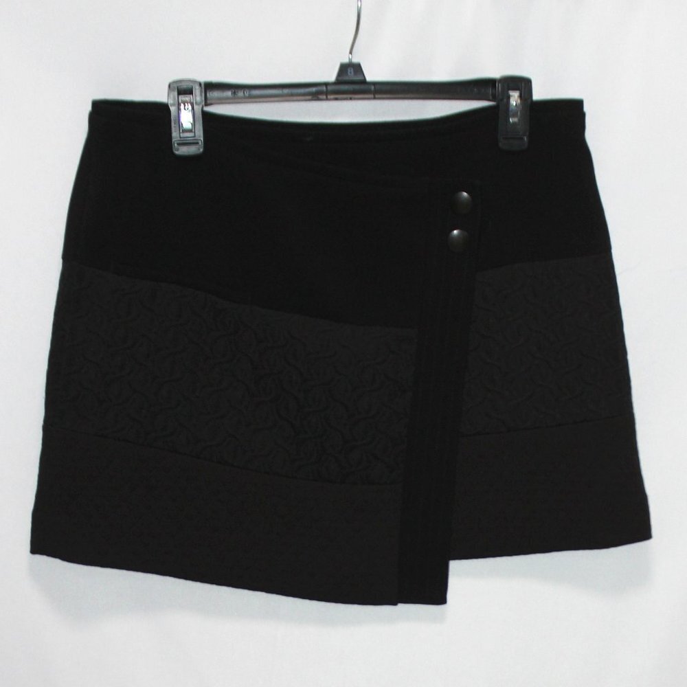 CABI 926 Textured Black Wrap Textured Double Snap Mini Skirt